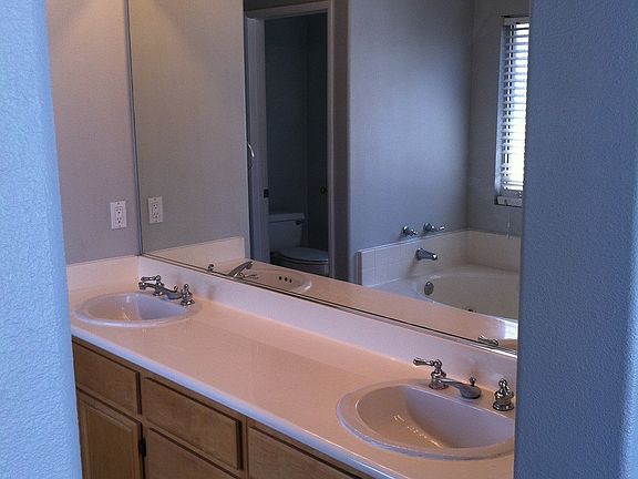 5th image of 4280 Fox Run Dr