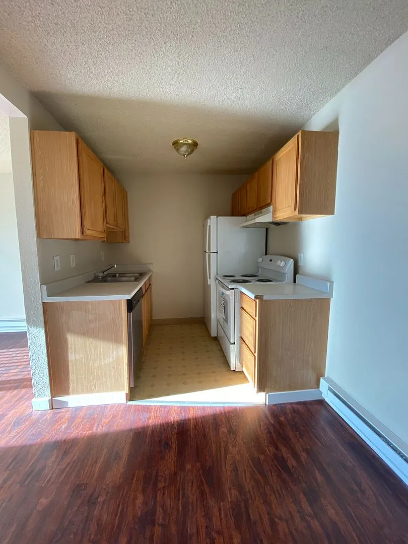1 bedroom, 1 bathroom upstairs apartment — Photo 1