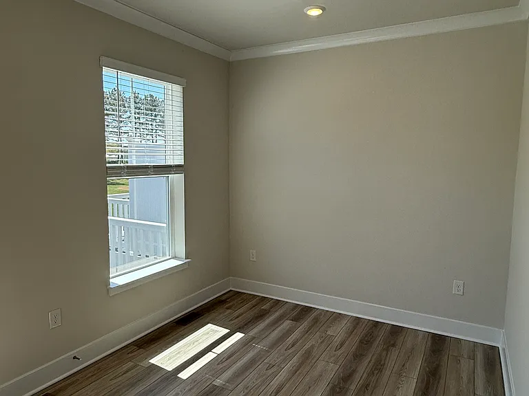 2110 Winterberry Ln — Photo 8