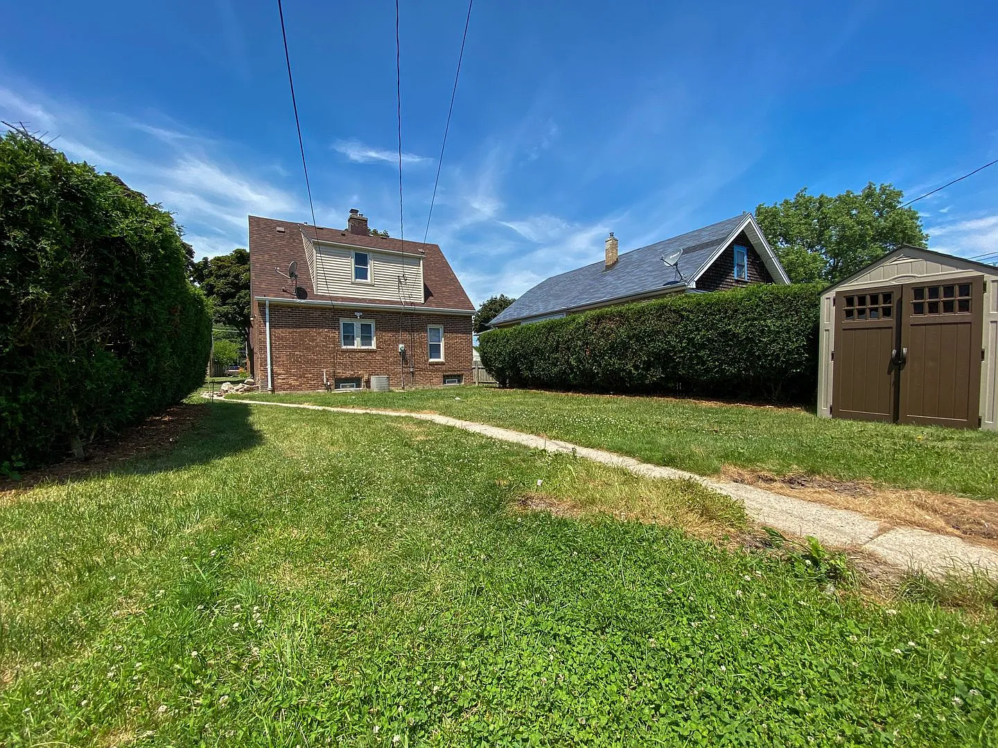 2 Bedroom Single Family — Photo 4