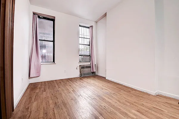 Rented by Urbane Brokerage | media 4