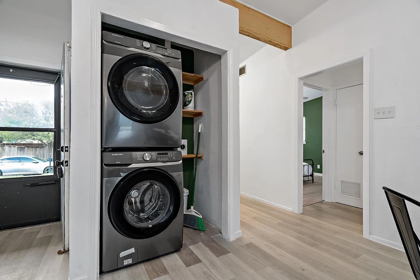 2 bed, 980 sqft, $1,495 — Photo 3