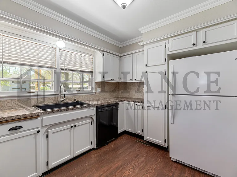 1440 N Community Dr — Photo 9