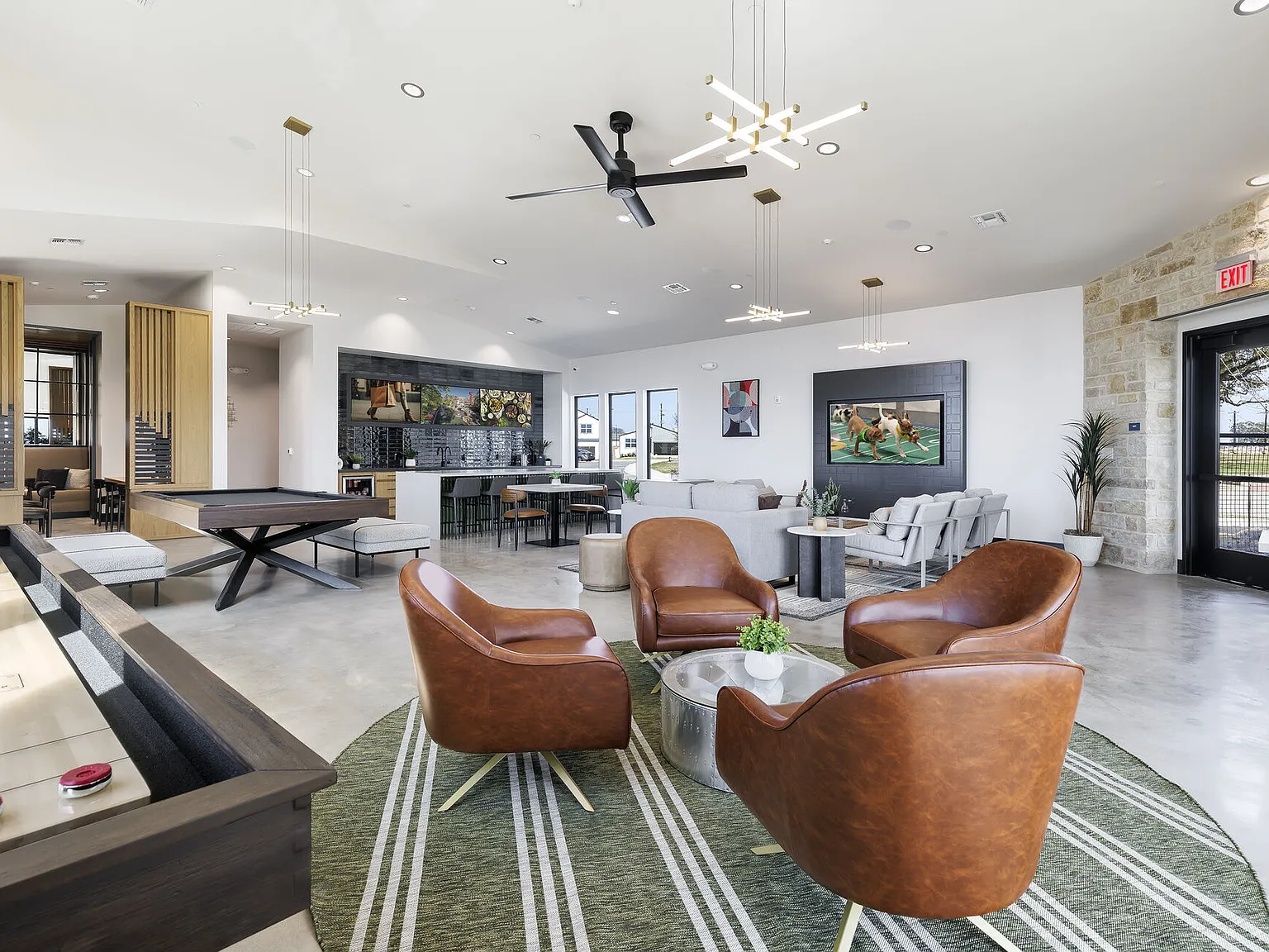 Los Cielos at Brooks Luxury Rentals — Photo 4