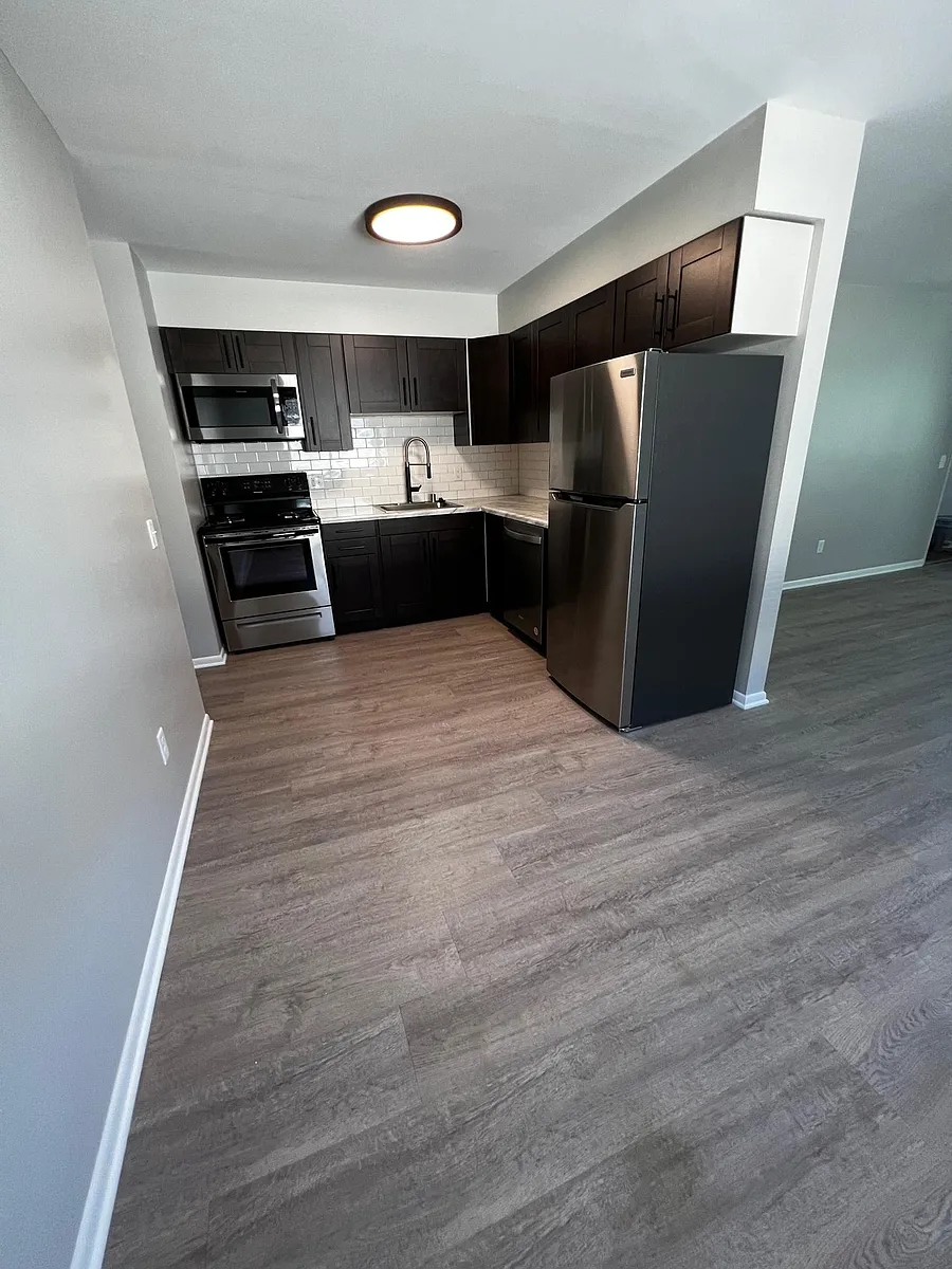 Building Photo - 1309 Ruskin St #4
