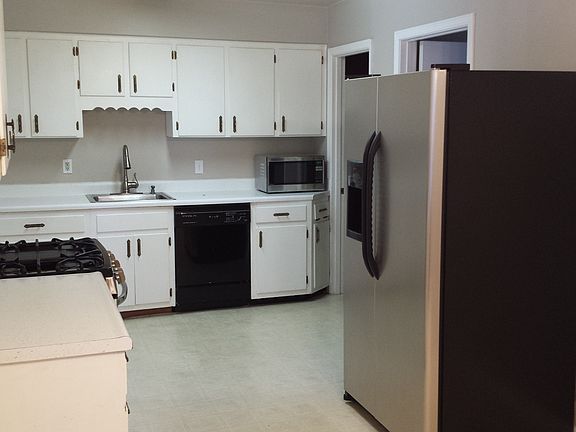 3rd image of 4896 Kimball Ave