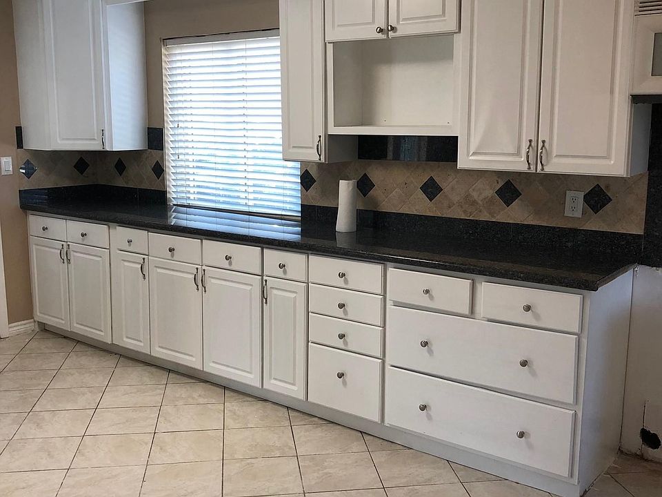 2nd image of 17078 Gleneagle Dr S