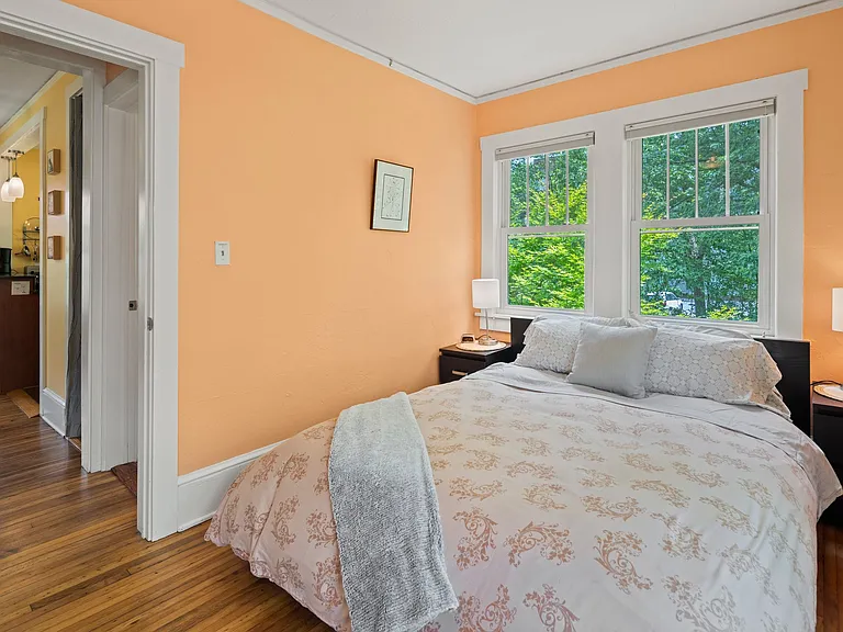 Queen bed