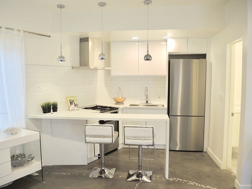 1st image of 715 Marlborough Ave APT 11