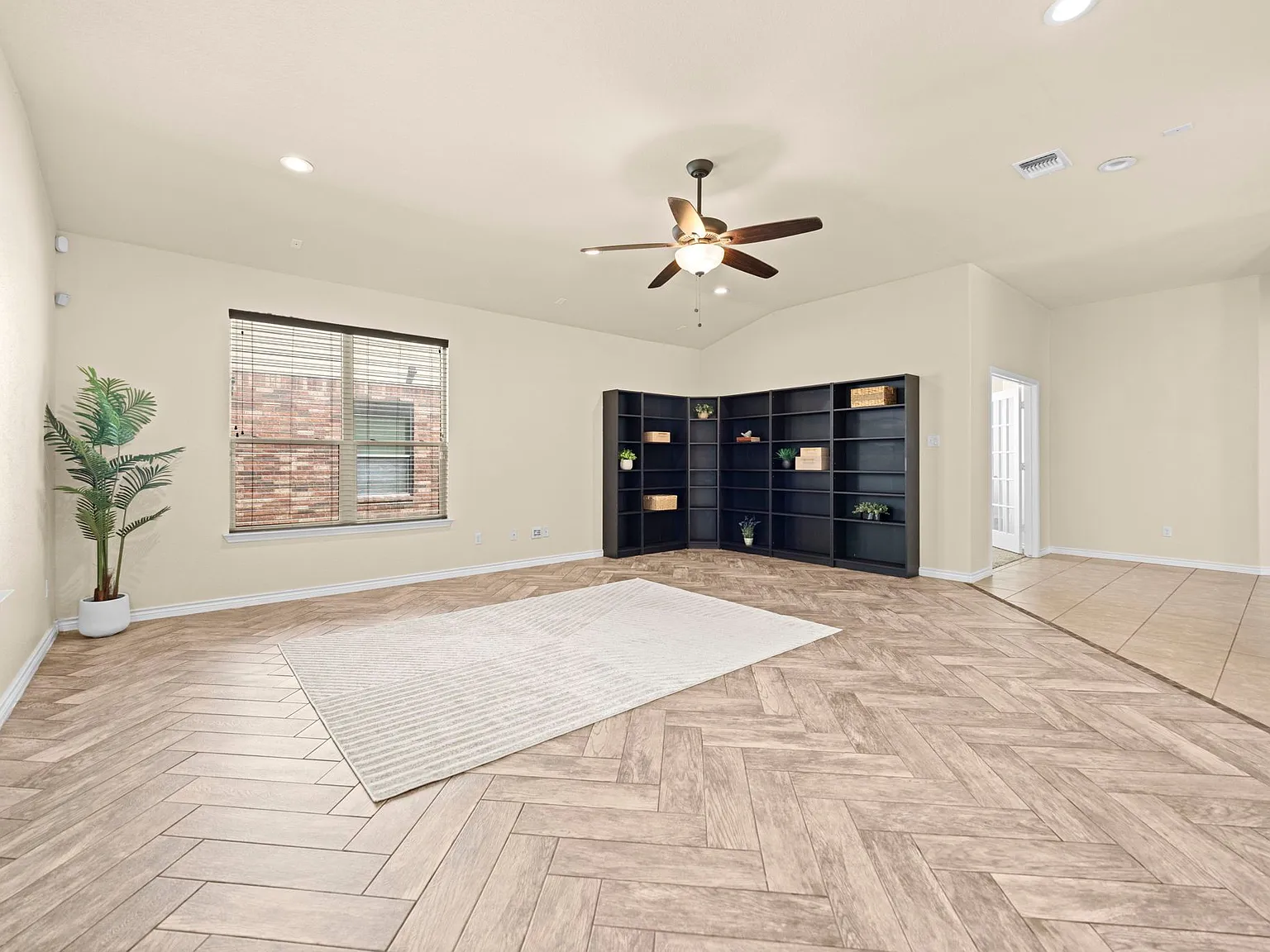 4 bed, 2.5 bath, 2250 sqft, $2,250 — Photo 4