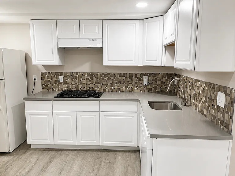 1109 N Jackson St — Photo 13