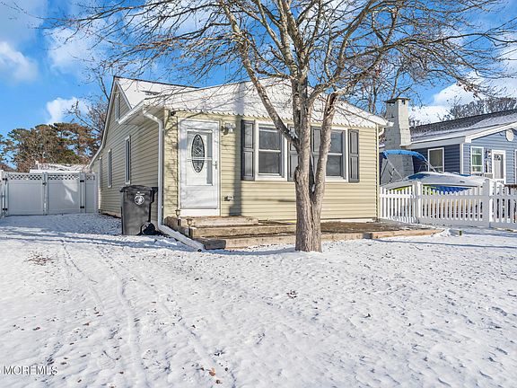 3rd image of 617 Mckinley Avenue