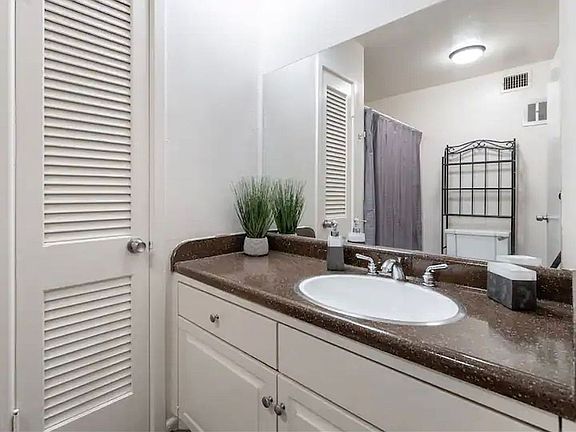 2nd image of 1919 34th St APT 13