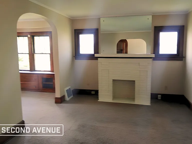 24 E Mapledale Ave — Photo 2
