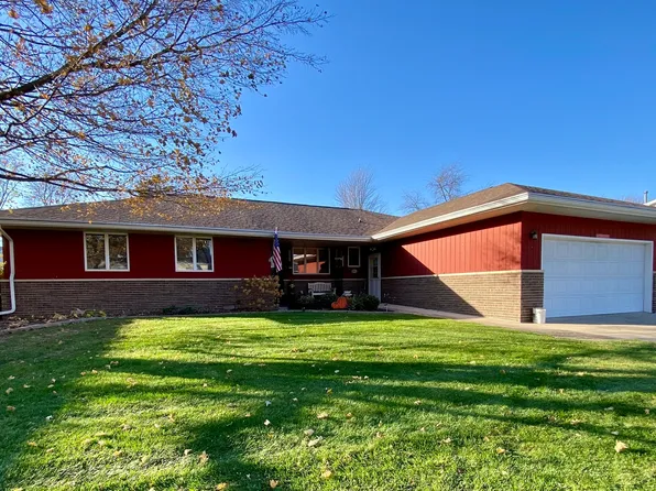 1105 N Bailey Dr, Pontiac, IL 61764