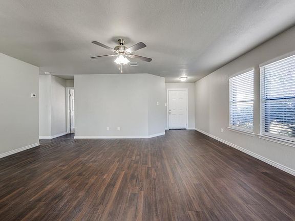2nd image of 2706 Stone Creek Ln