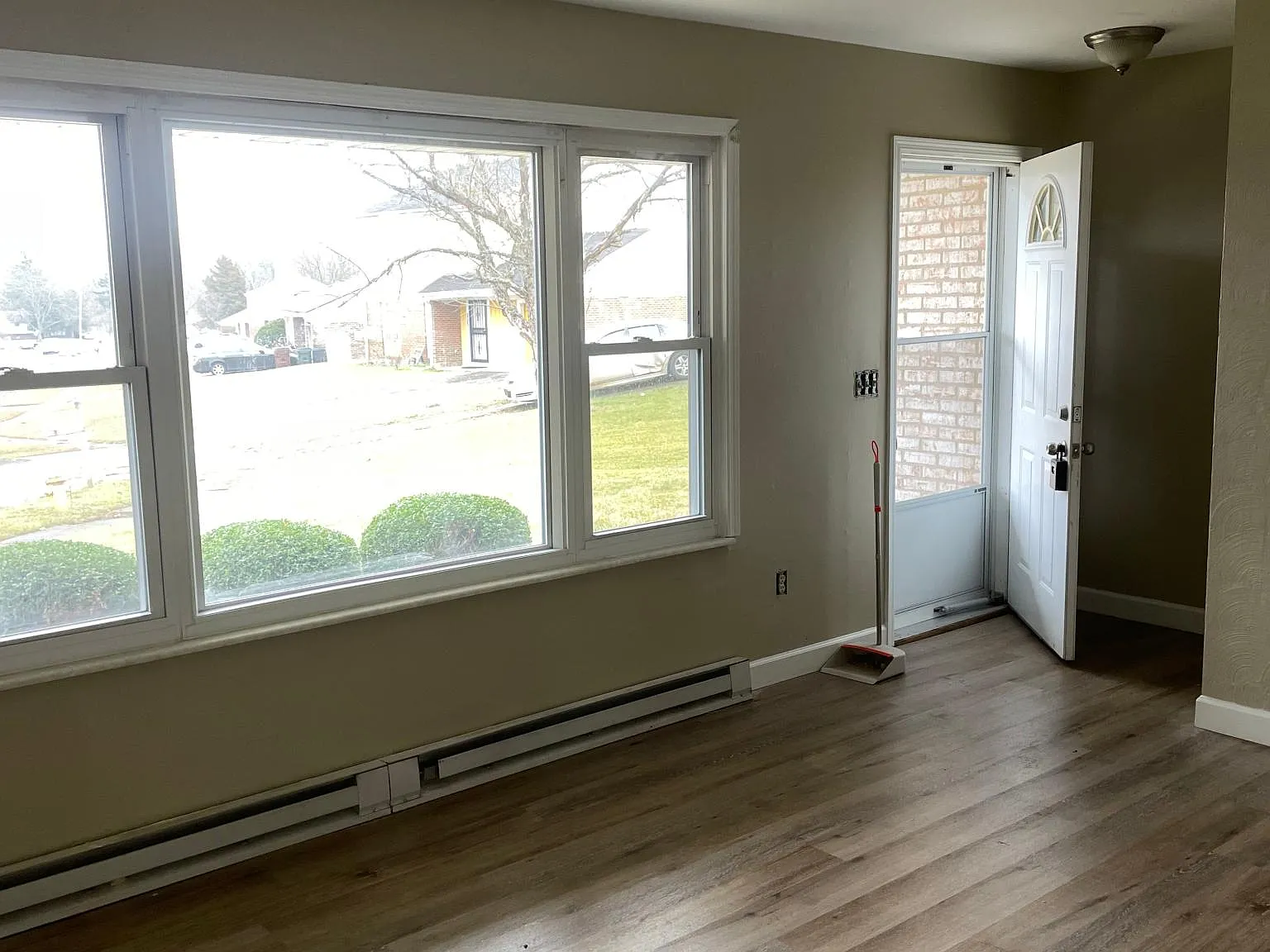 3 bed, 1170 sqft, $1,250 — Photo 3