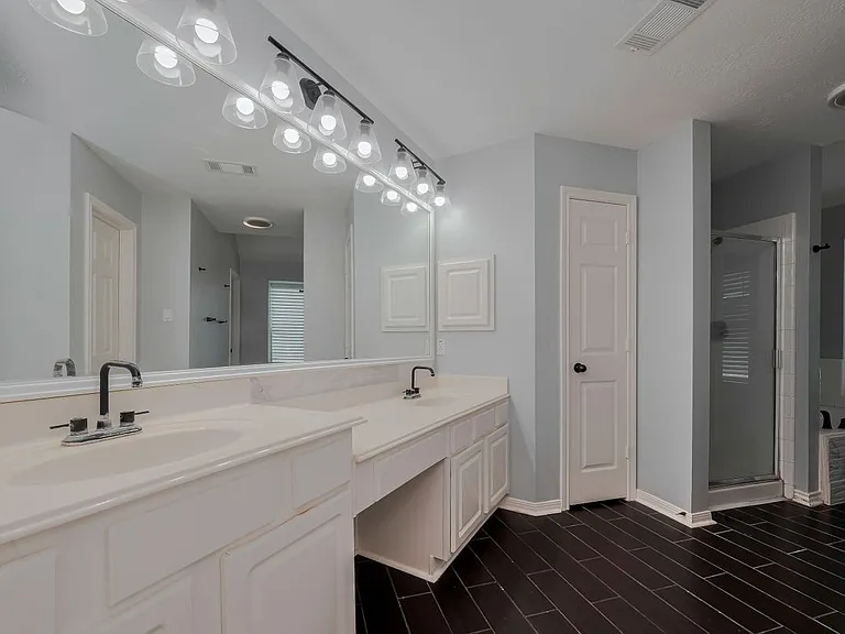 311 N Esplanade Ln — Photo 35