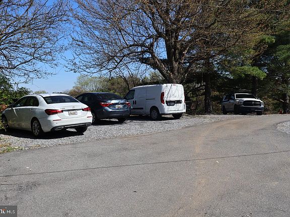 4th image of 10500 Moxley Rd