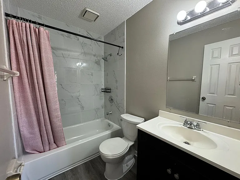 1643 Sandy Point Sq #72 — Photo 14