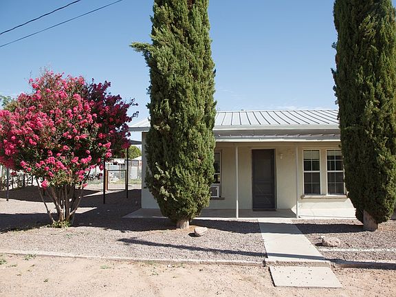 4th image of 1006 W Dallas St