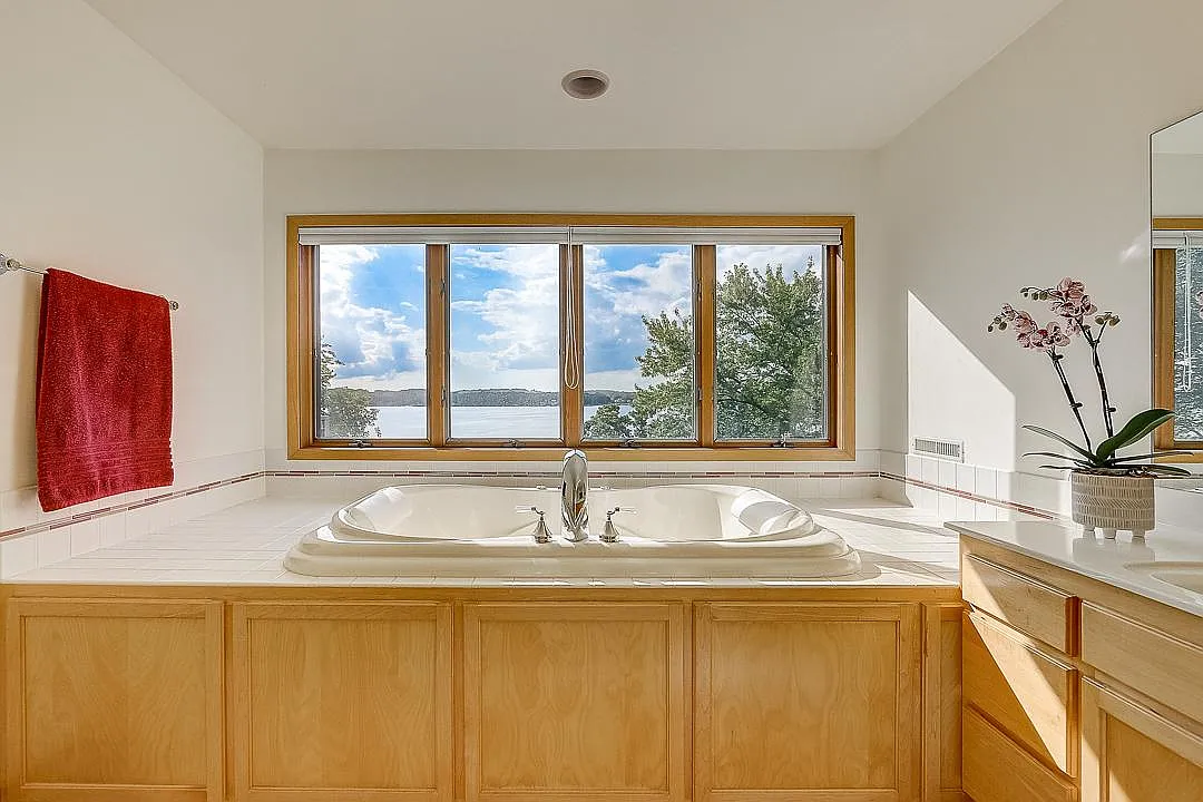 4216 Morris Park Rd — Photo 2