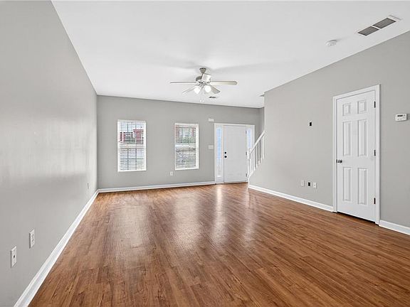 4th image of 4210 Oakwood Rd APT C5