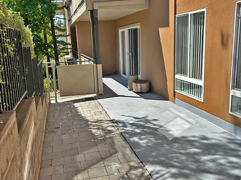 Laurelwood Apartments — Photo 11