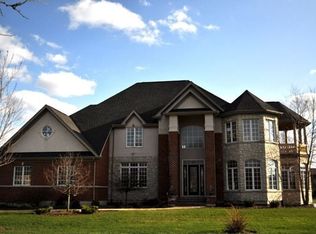 8610 Crest Ct, Burr Ridge, IL 60527