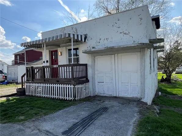 215 N Sycamore St, Union City, OH 45390