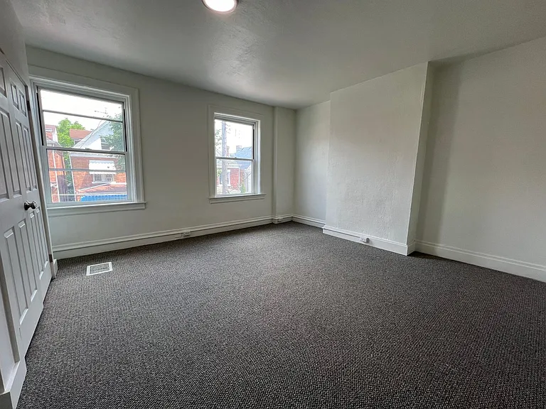 821 Collins Street — Photo 2