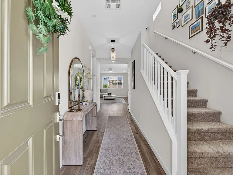 10662 Carnes Ave — Photo 5