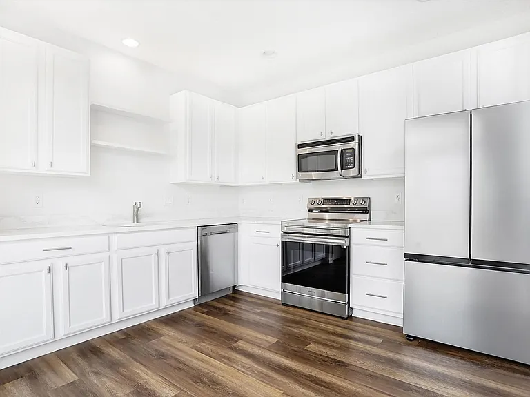 10901 Lemongrass Dr — Photo 7