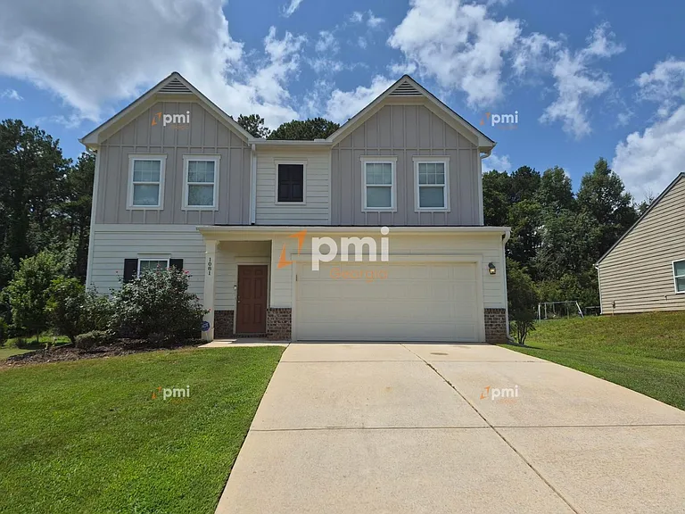 1081 Coldwater Dr — Photo 1