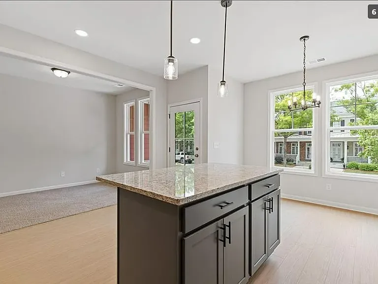 Flex room to the Kitchen