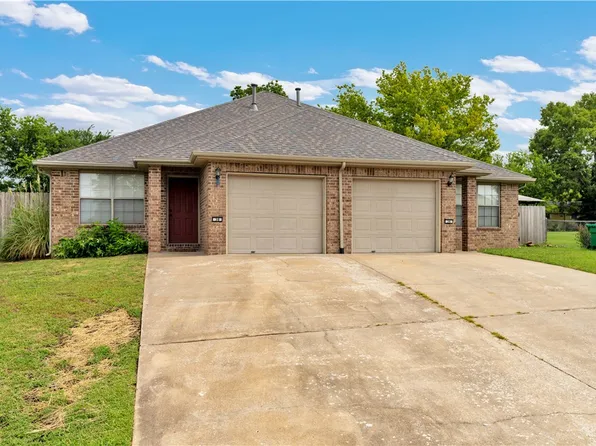 36-38 W Rainsong St, Farmington, AR 72730