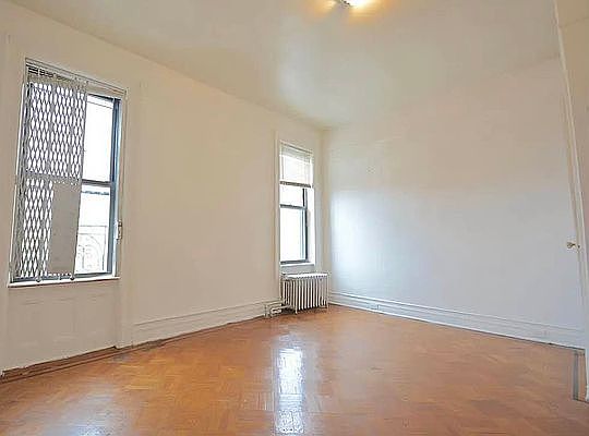 4th image of 9 Essex St #3