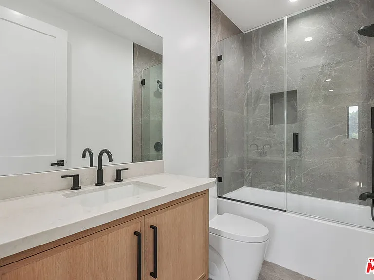 5917 Rhodes Ave — Photo 31
