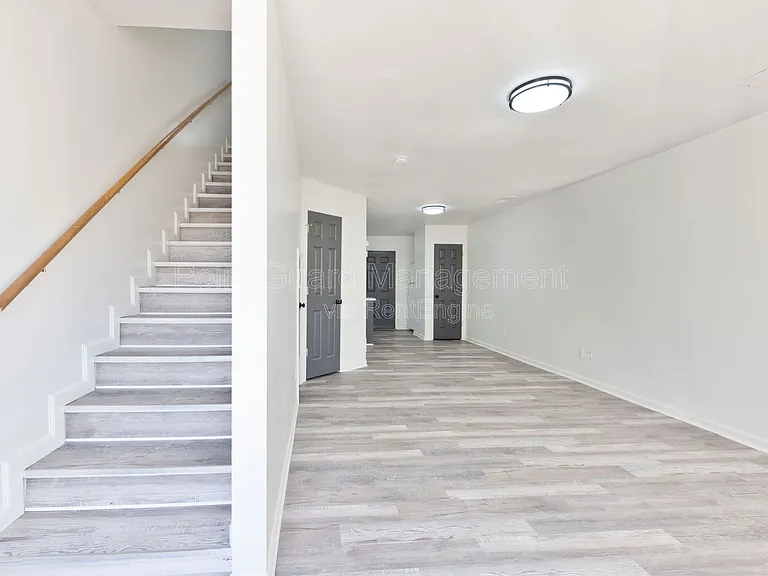 955 S Leroy St #6 — Photo 2