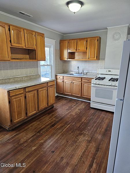 3rd image of 531 Hattie Street