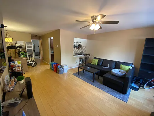 Rented by Premier Metro Realty Corp | media 15