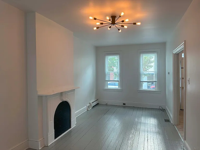 417 N Mary St — Photo 2
