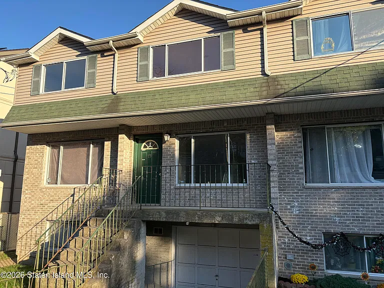 3-bedroom townhouse for sale in West New Brighton-Silver Lake-Grymes Hill