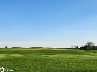 210 Brickyard Ct, Sheffield, IA 50475