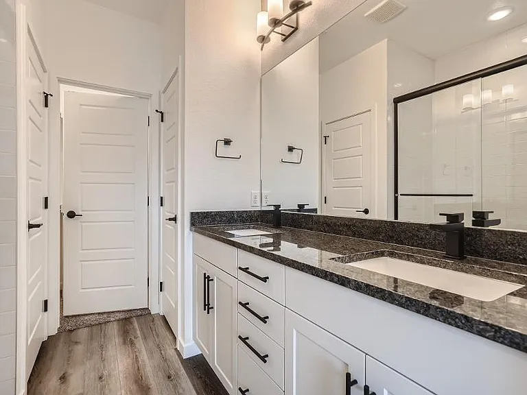 6361 Nelson St — Photo 11
