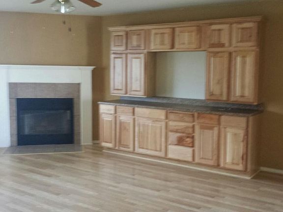 Livingroom/Fireplace with built-in entertainment center