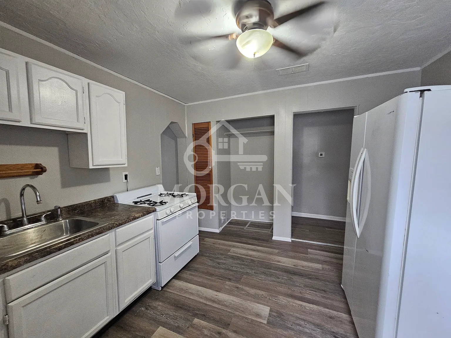 2921 Central - - — Photo 3