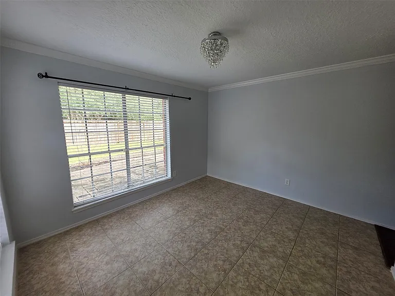 8 Fawnchase Ct — Photo 6