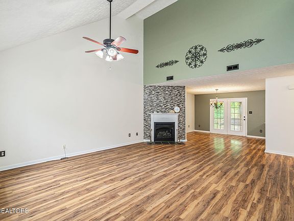 5th image of 420 Dogwood Glen Ln