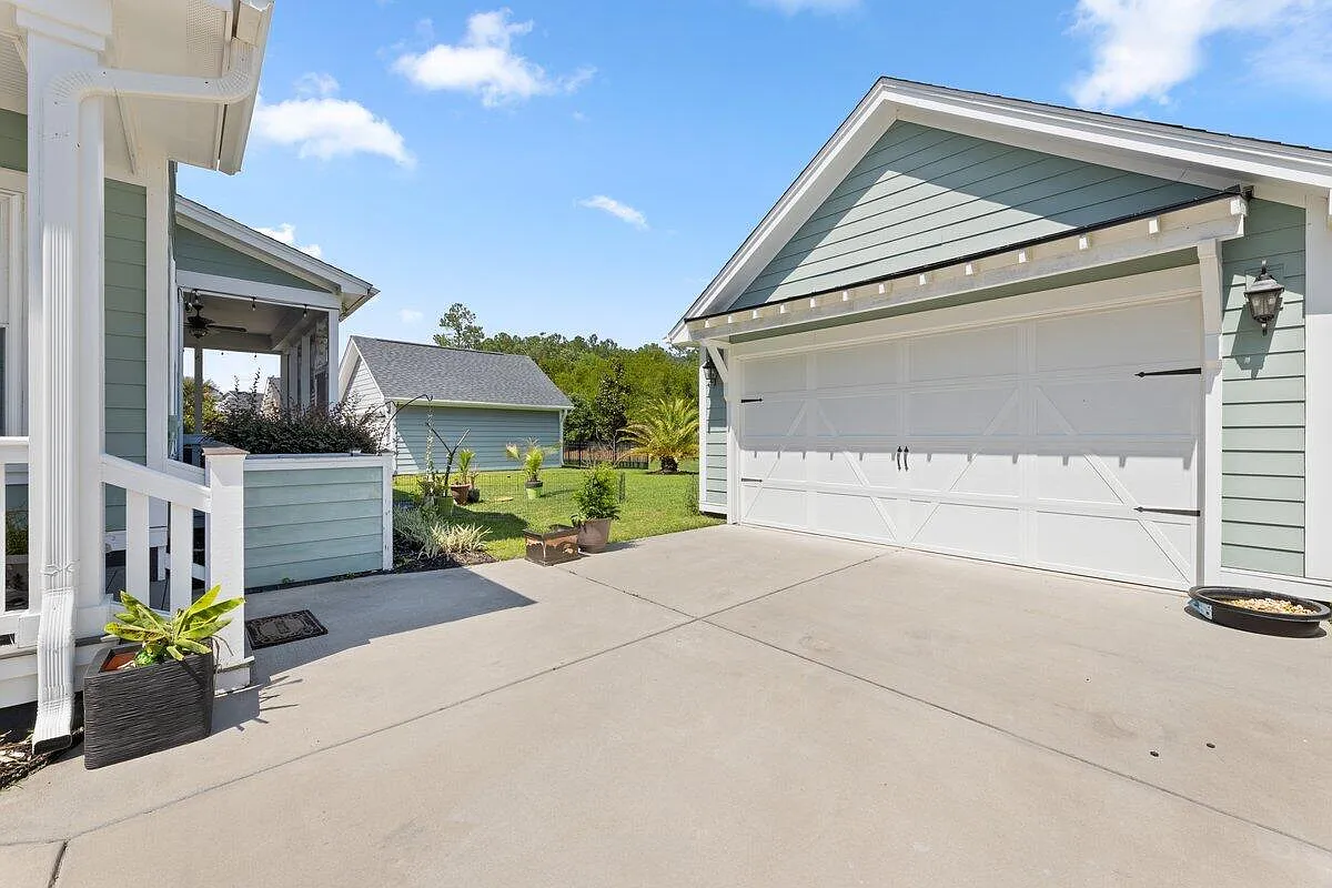 4 bed, 3.5 bath, 3056 sqft, $5,495 — Photo 2